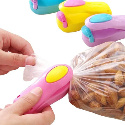 Mini Sealing Machine - Kitchen Food Sealer with Clips